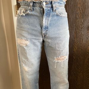 Men’s distressed, relaxed fit Levi’s 550, W32 L34